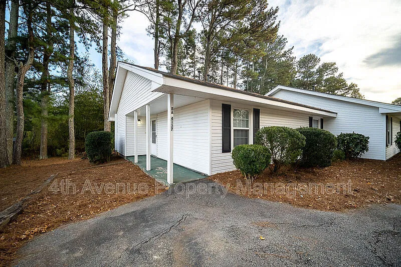 2 bed, 1.0 bath, $1,350 — Photo 2