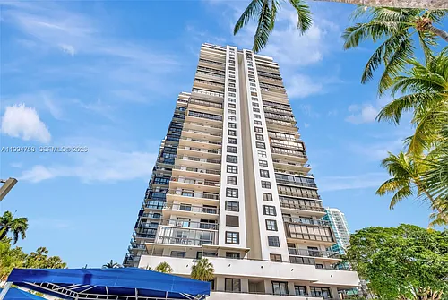 2333 Brickell Ave #305 Photo 1