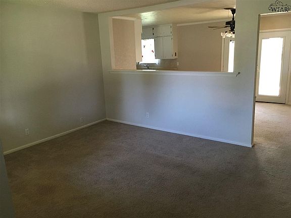 3rd image of 133 Highland Dr
