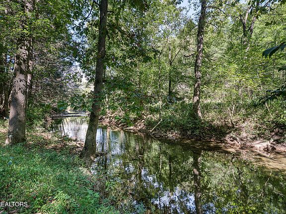 3rd image of 53 River Ln