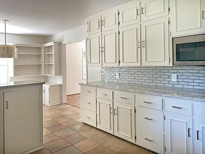 8321 Belleview Ave — Photo 11