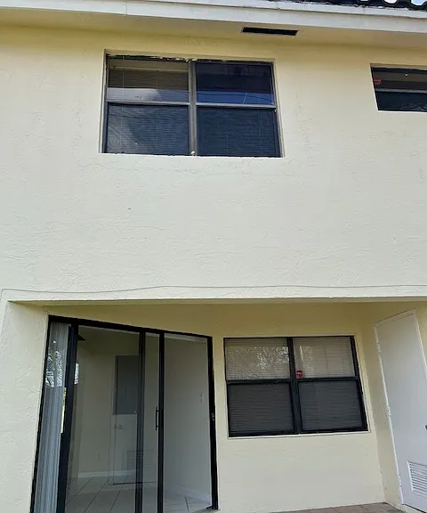 1404 San Remo Cir — Photo 17