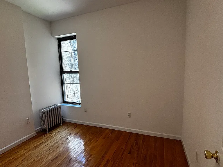 315 W 54th St #15 — Photo 6