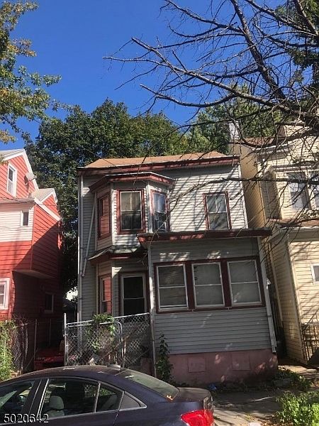 2nd image of 699 E 24th St