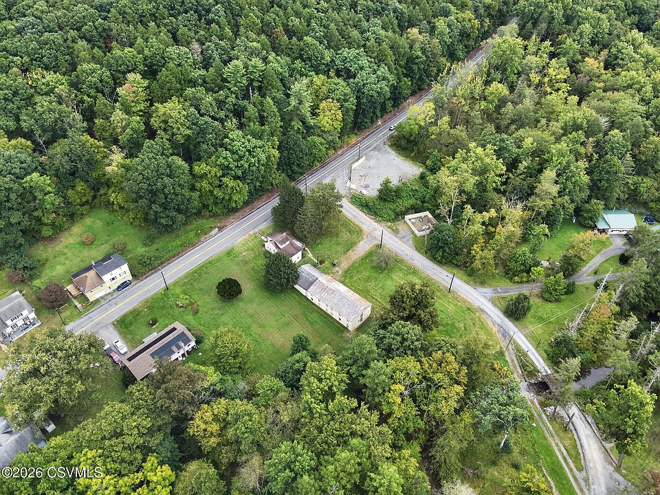 4th image of 385 Spruce Hollow Rd