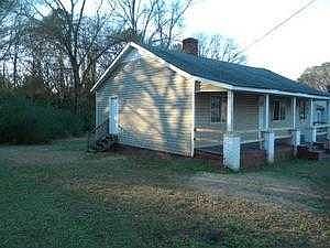 2nd image of 104 Greenough St