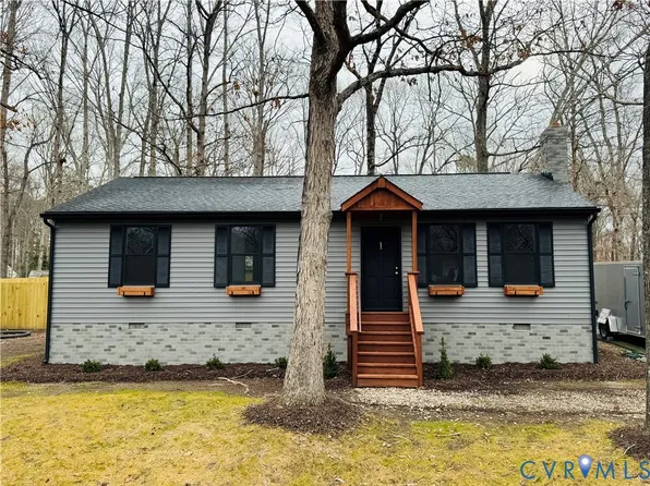 1407 Unison Dr, Midlothian, VA 23113