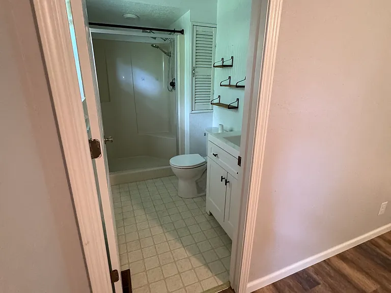 5605 Woodland Dr — Photo 6