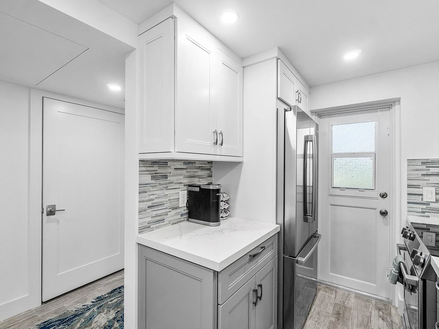 2 bed, 2.0 bath, 984 sqft, $2,500 — Photo 3