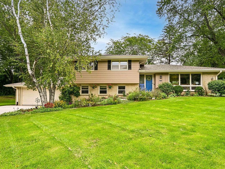 1st image of 11938 N Ridgeway AVENUE