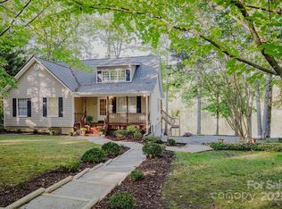 49 Gosling Cir E, Hendersonville, NC 28792