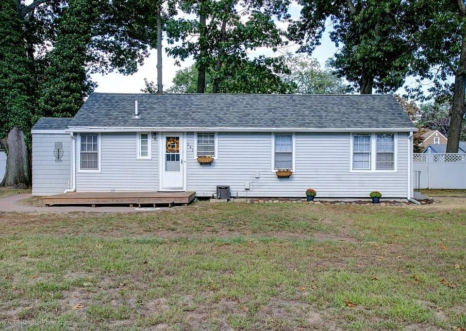 241 Gordon Ave, Warwick, RI 02889 Zillow