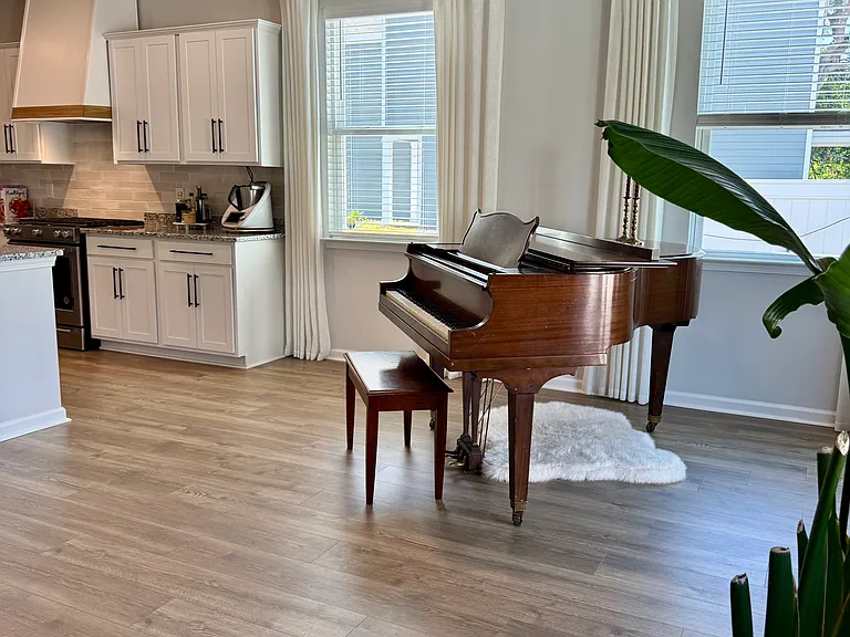 340 Dickerson Ln — Photo 10