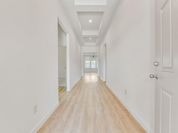 4th image of 3019 King Oaks St