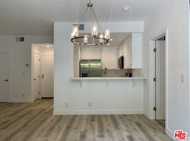 8505 Gulana Ave, Playa Del Rey, CA
