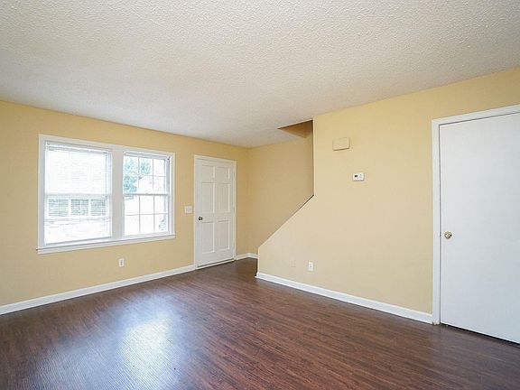 4th image of 122 Pine Creek Ct