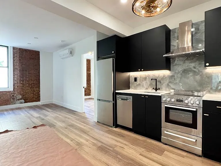 16 Howard Ave #2A — Photo 2