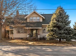 2664 Harrison St, Davenport, IA 52803