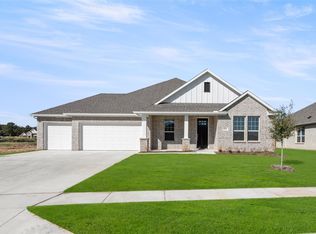 813 Stone Eagle Dr, Azle, TX 76020