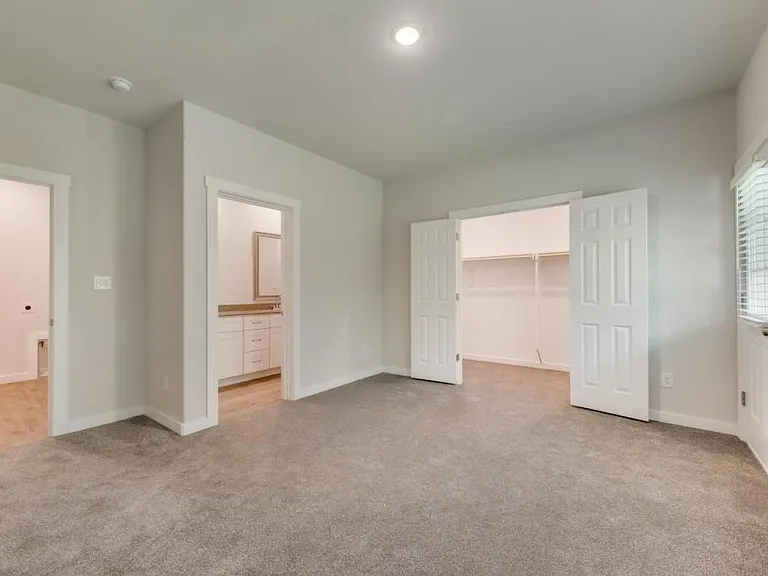 2424 S Fannin Ave — Photo 10