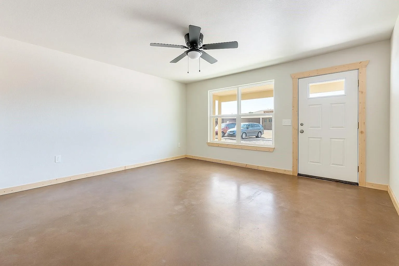 3 bed, 1244 sqft, $1,175 — Photo 2