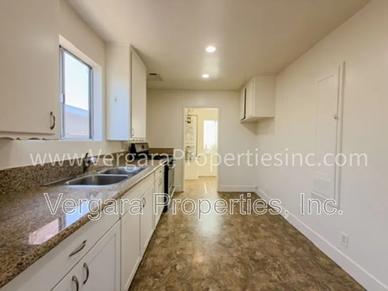 12138 York Ave #A — Photo 8