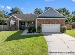 1812 Citidancer Ct, Hope Mills, NC 28348