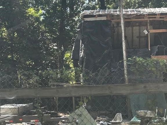 5th image of 21184 Idlewild Rd