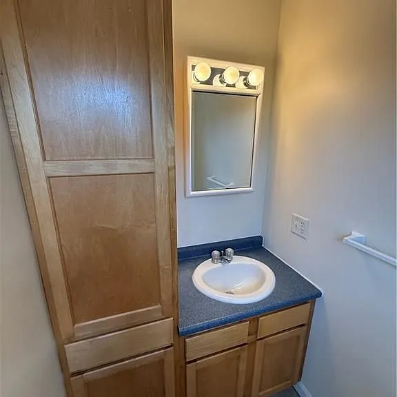 16 Brenden St — Photo 9