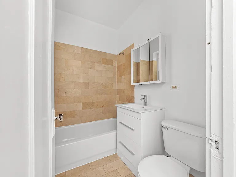 2347 W Fullerton Ave #3 — Photo 7