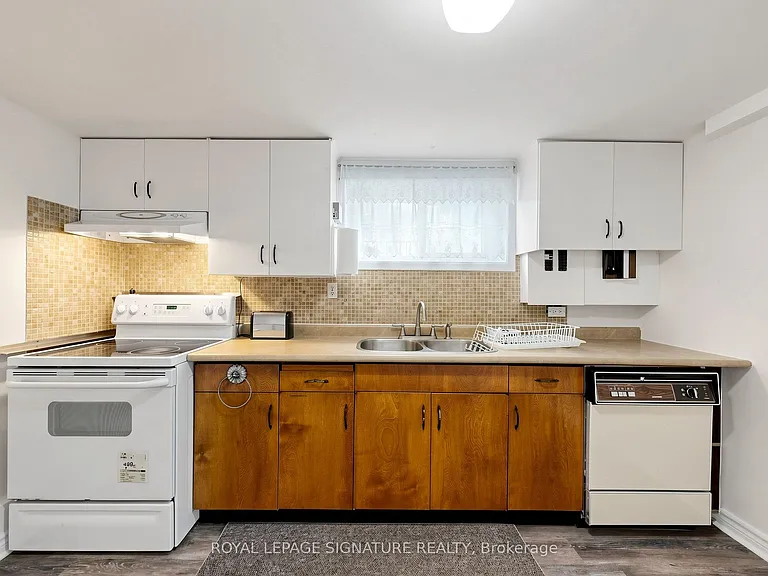 103 Cummer Ave #LOWER — Photo 10