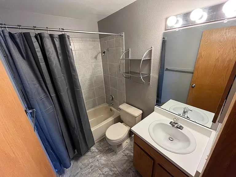 2711 Mapleton Ave #15 — Photo 9