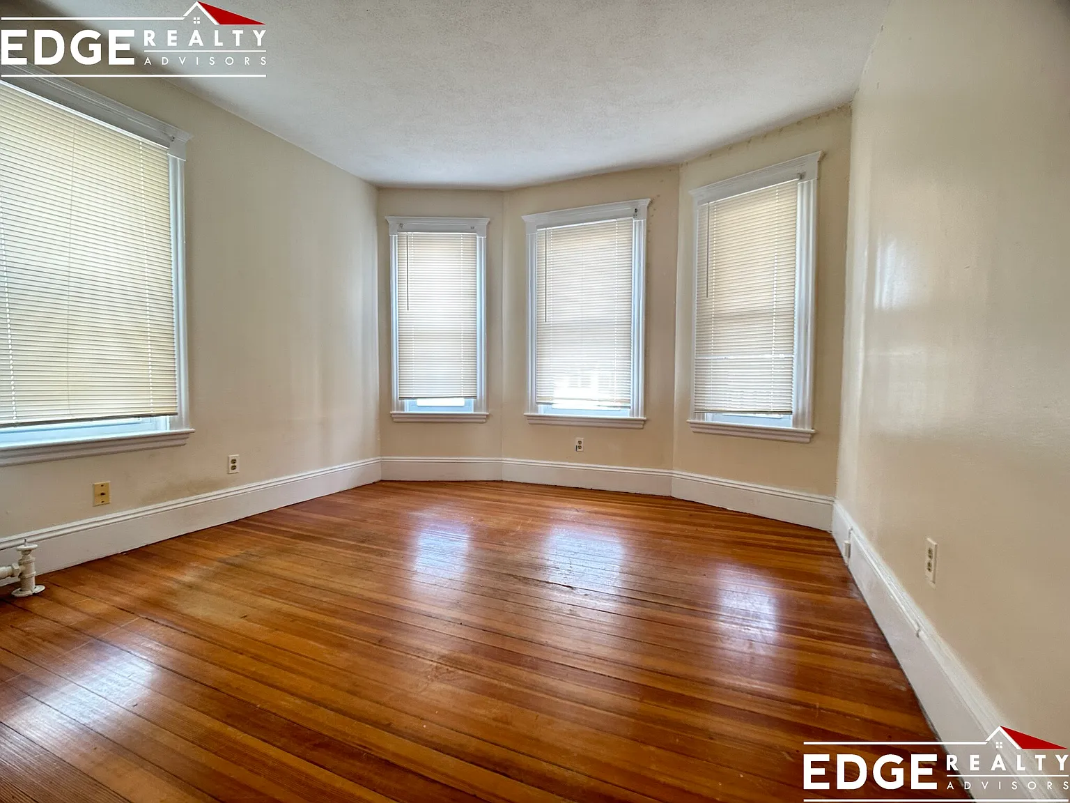 4 bed, 1.5 bath, $3,900 — Photo 3
