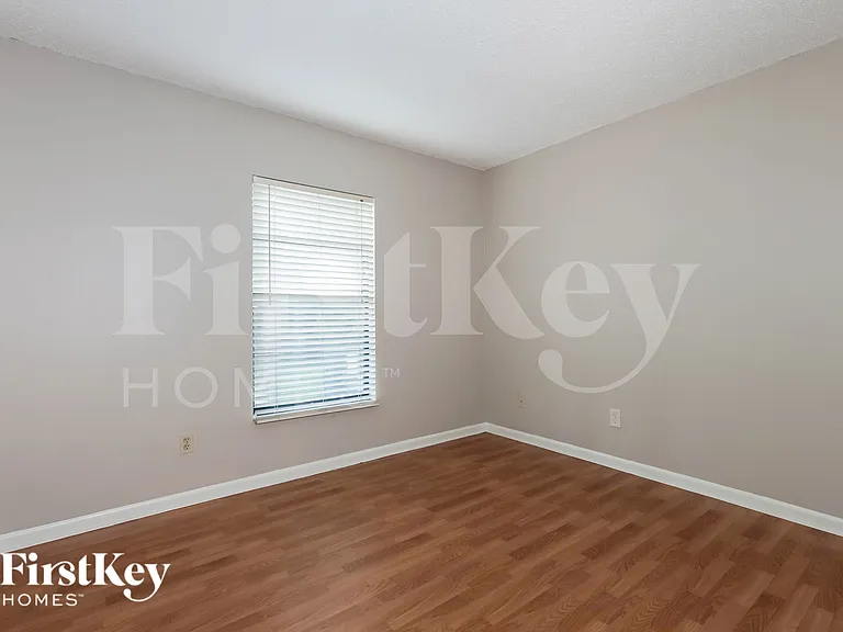 16219 Pebblebrook Dr — Photo 14