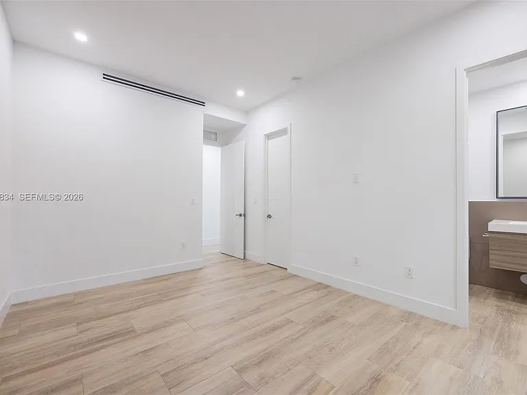 3164 Plaza St — Photo 15