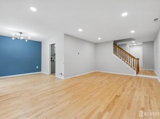 37 Thoreau Dr, Plainsboro, NJ 08536