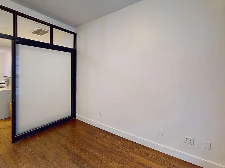 206 E 20th St #TOWNHOUSE — Photo 51