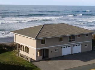 30555 Sandy Dr, Gold Beach, OR 97444