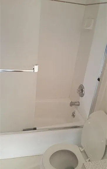 957 Roxwood Ln #C — Photo 13