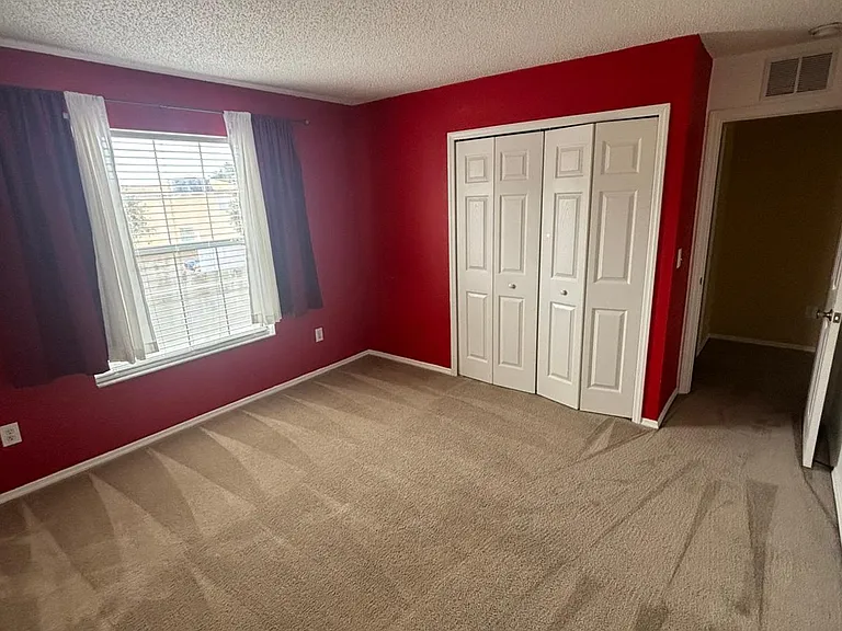 2102 Stoneview Rd — Photo 33