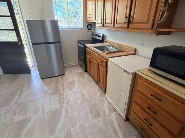 3215 Meadowbridge Rd, Richmond, VA