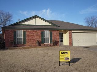 12413 SW 5th St, Yukon, OK 73099