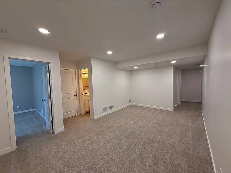 13144 Zachary Ln N — Photo 30
