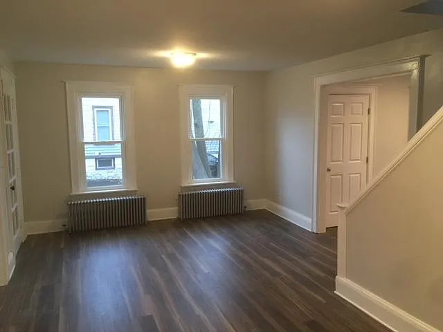 3 bed, 1.5 bath, 1365 sqft, $1,500 — Photo 4