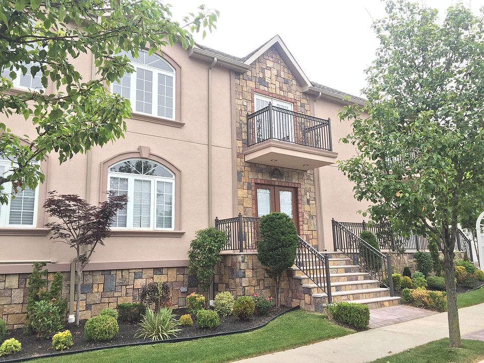1st image of 385 Ramona Ave