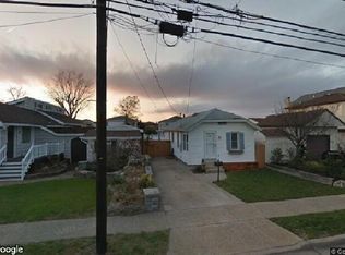 624 Miller Ave, Freeport, NY 11520