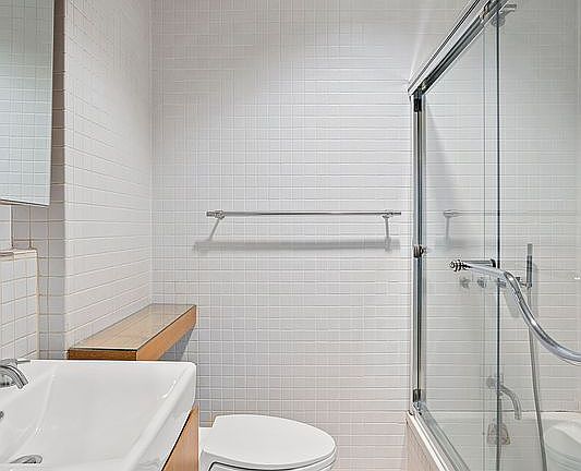 4th image of 455 E 51st St #1F