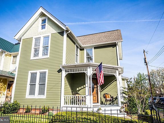 Great location just outside Historic District