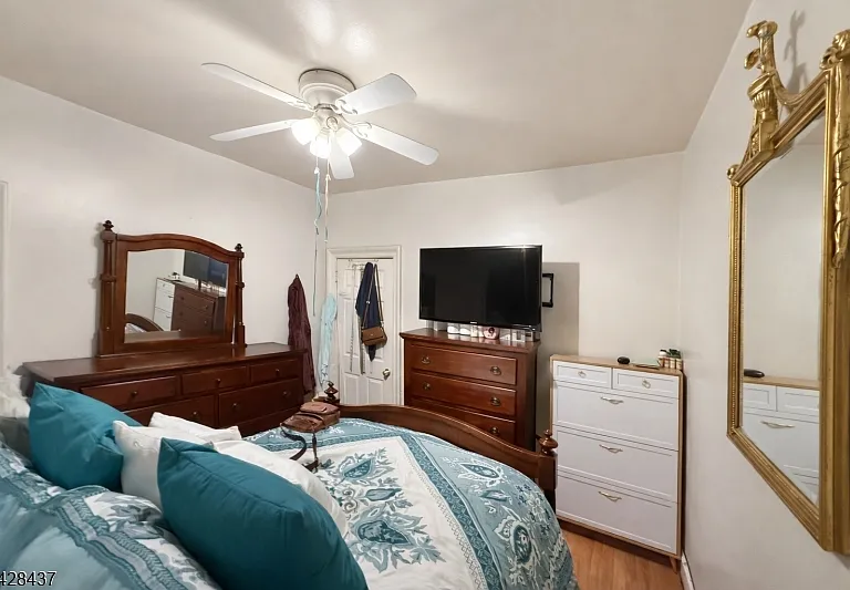 19 Burgess Pl — Photo 17