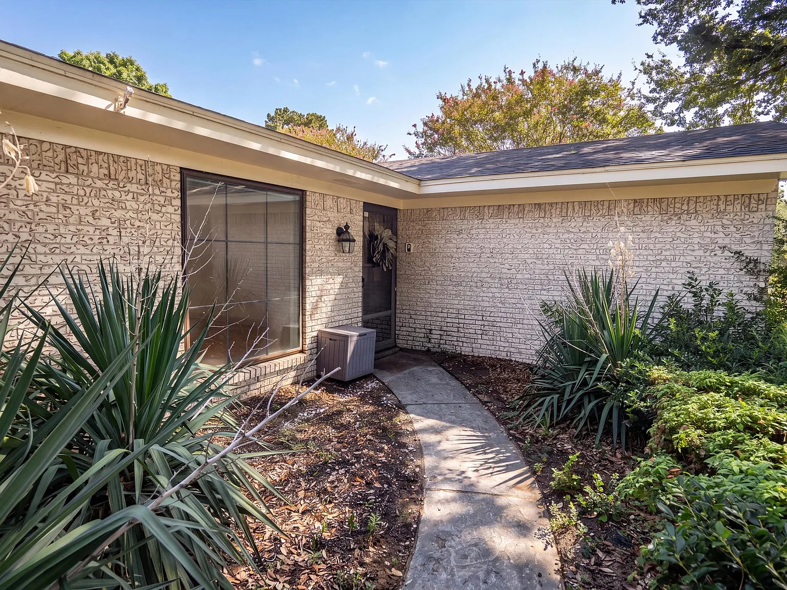 4 bed, 2138 sqft, $3,800 — Photo 4